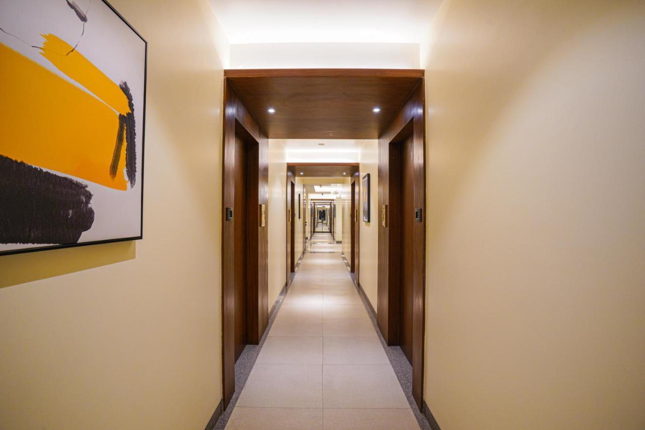 Hotel El Magnifico Surat Exterior foto